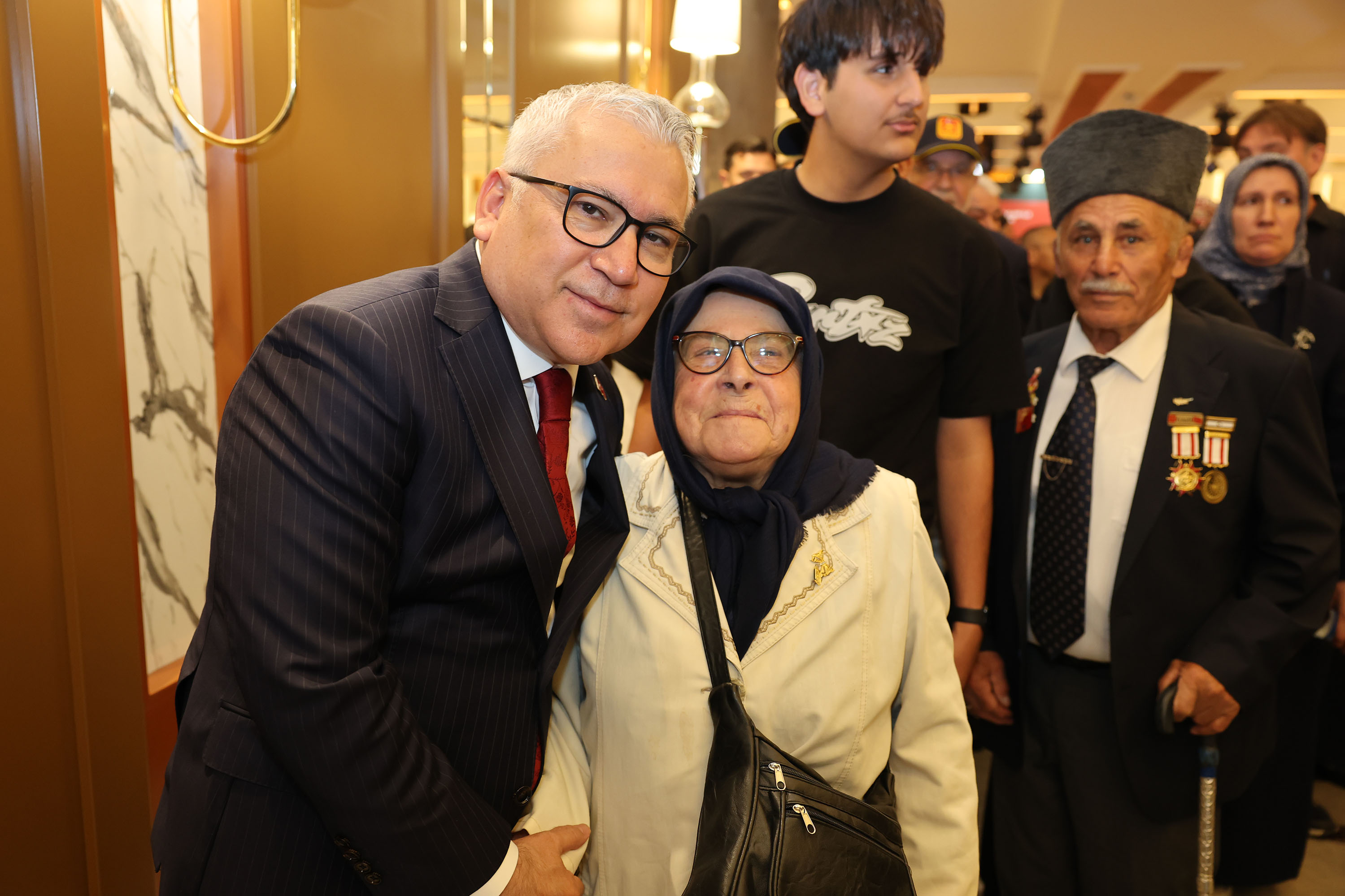 Sivas'ta protokol, şehit yakınları ve gazilerle bir araya geldi!