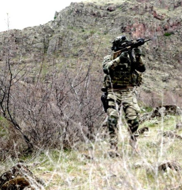 3 PKK'lı terörist teslim oldu