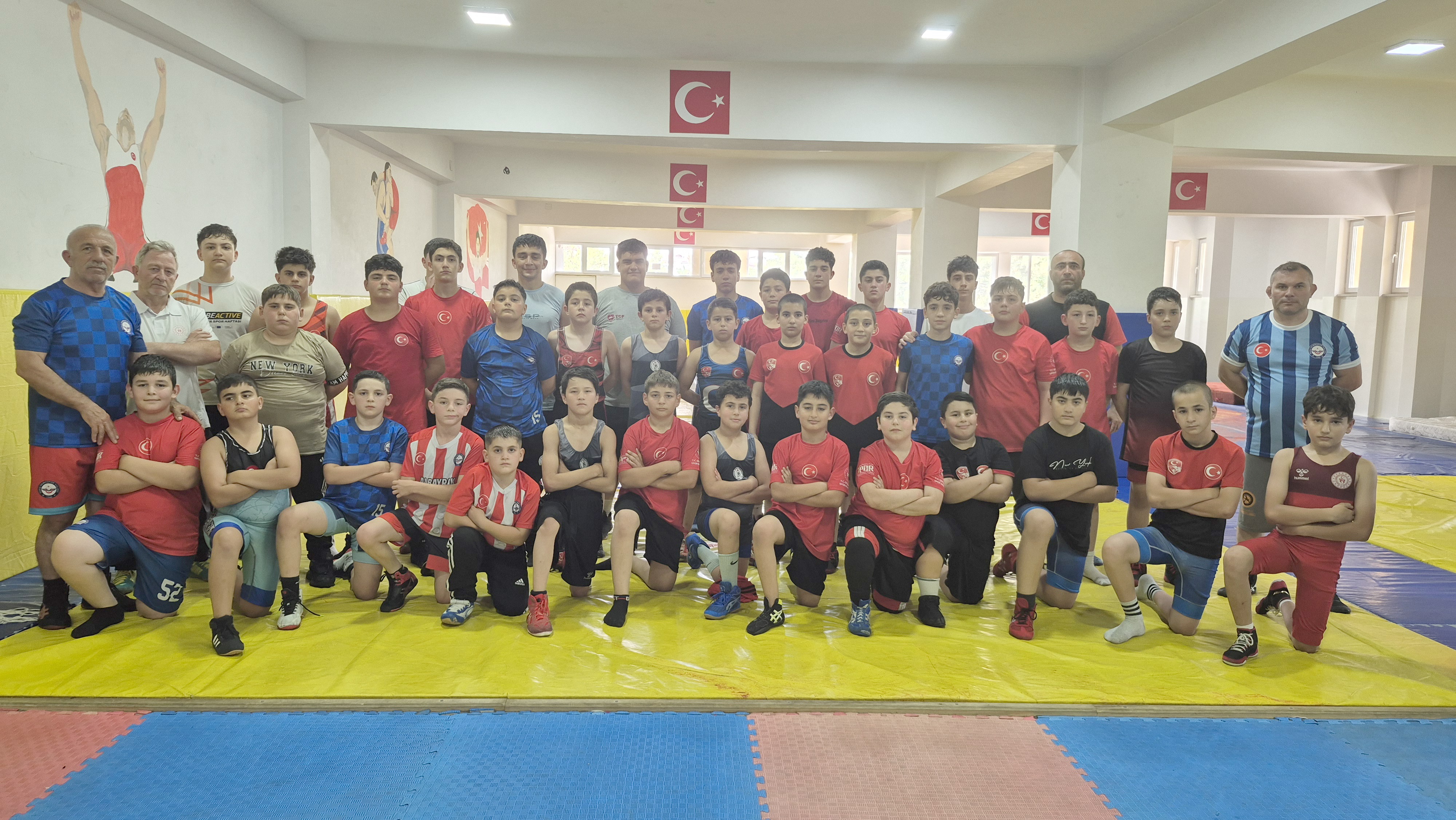 30 sporcu ile büyük hedef
