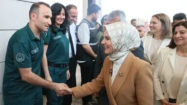 Bakan Göktaş Kapıkule'de gurbetçileri karşıladı
