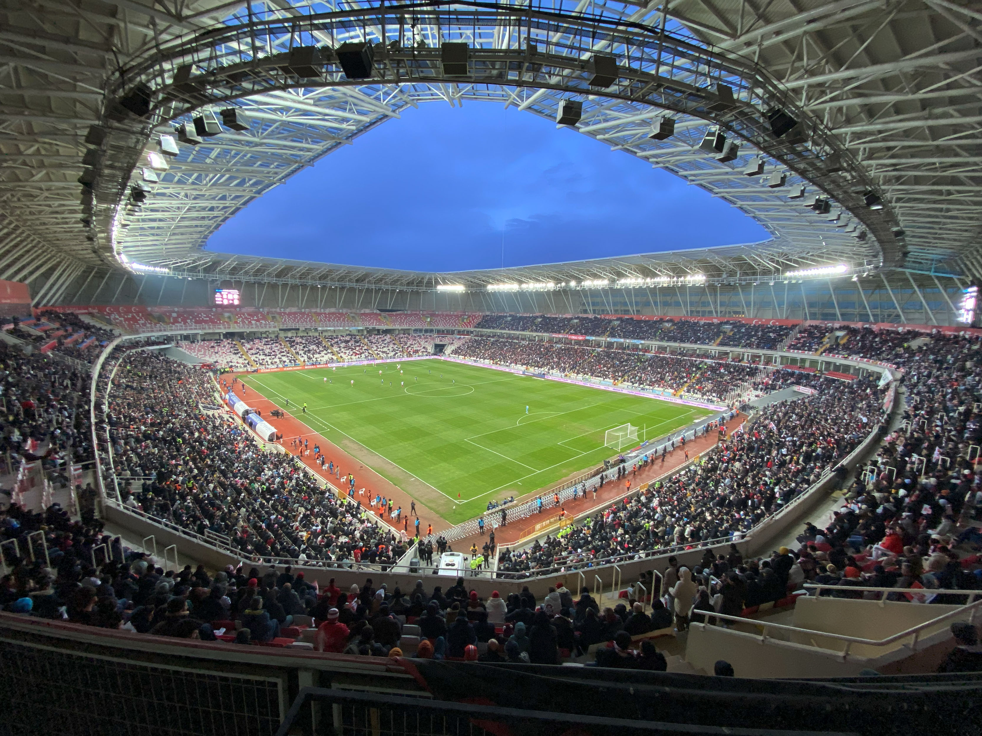 Sivasspor tribünleri yeniden ayağa kalkıyor