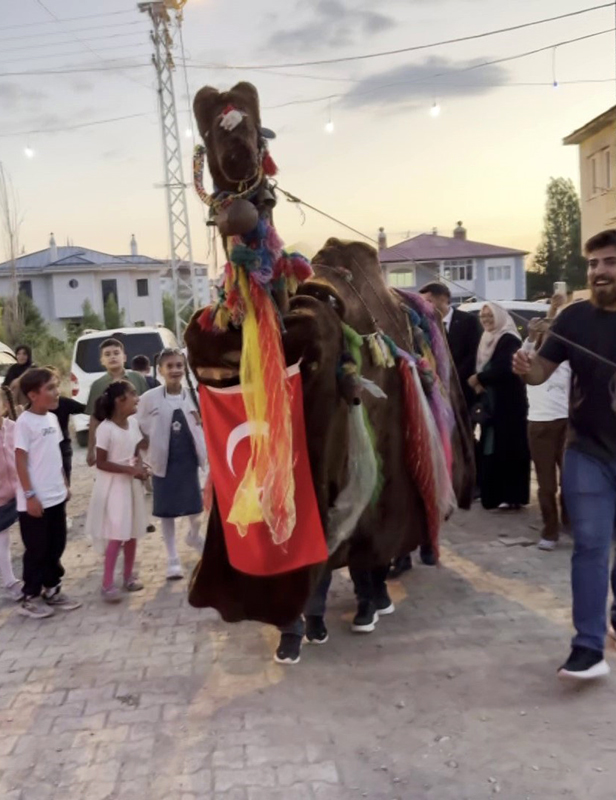 Sivas'ta yüzyıllık miras düğünlerde yaşatılıyor