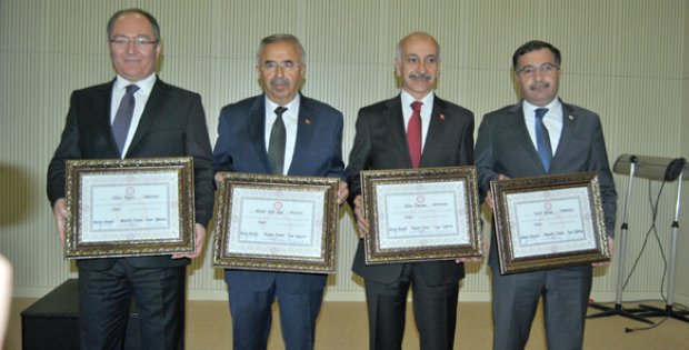 AK Vekiller Mazbatalarını Aldı