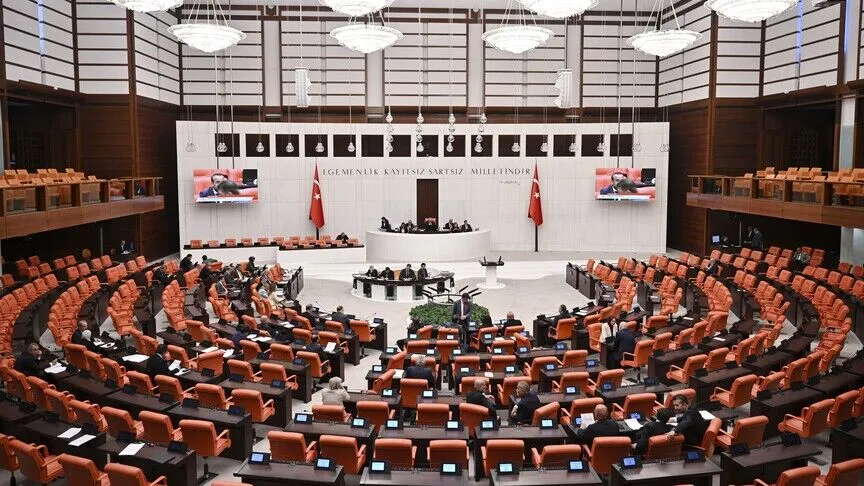 Mecliste gündem emekli aylıklarıydı