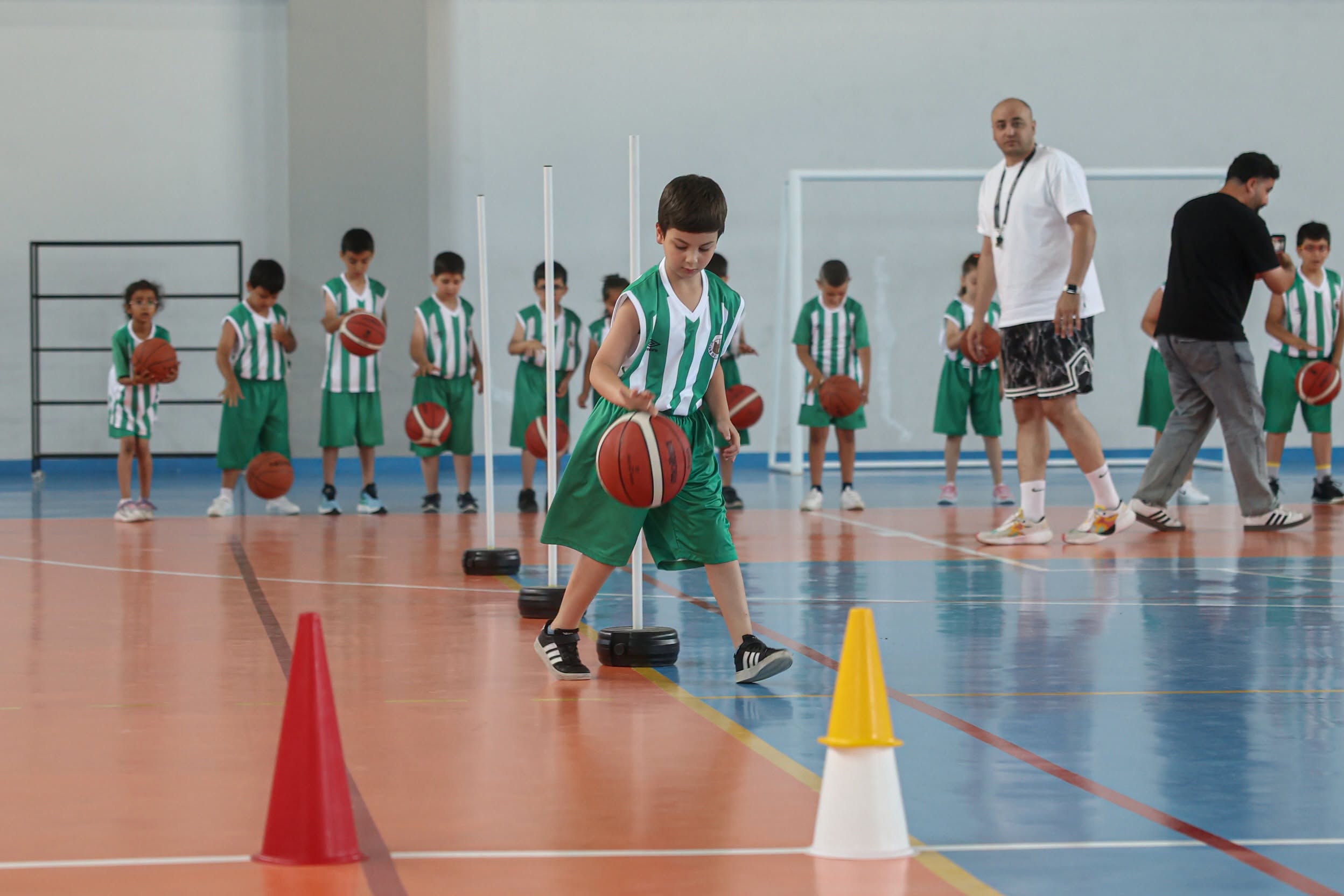 Geleceğin sporcuları yaz okullarında yetişiyor