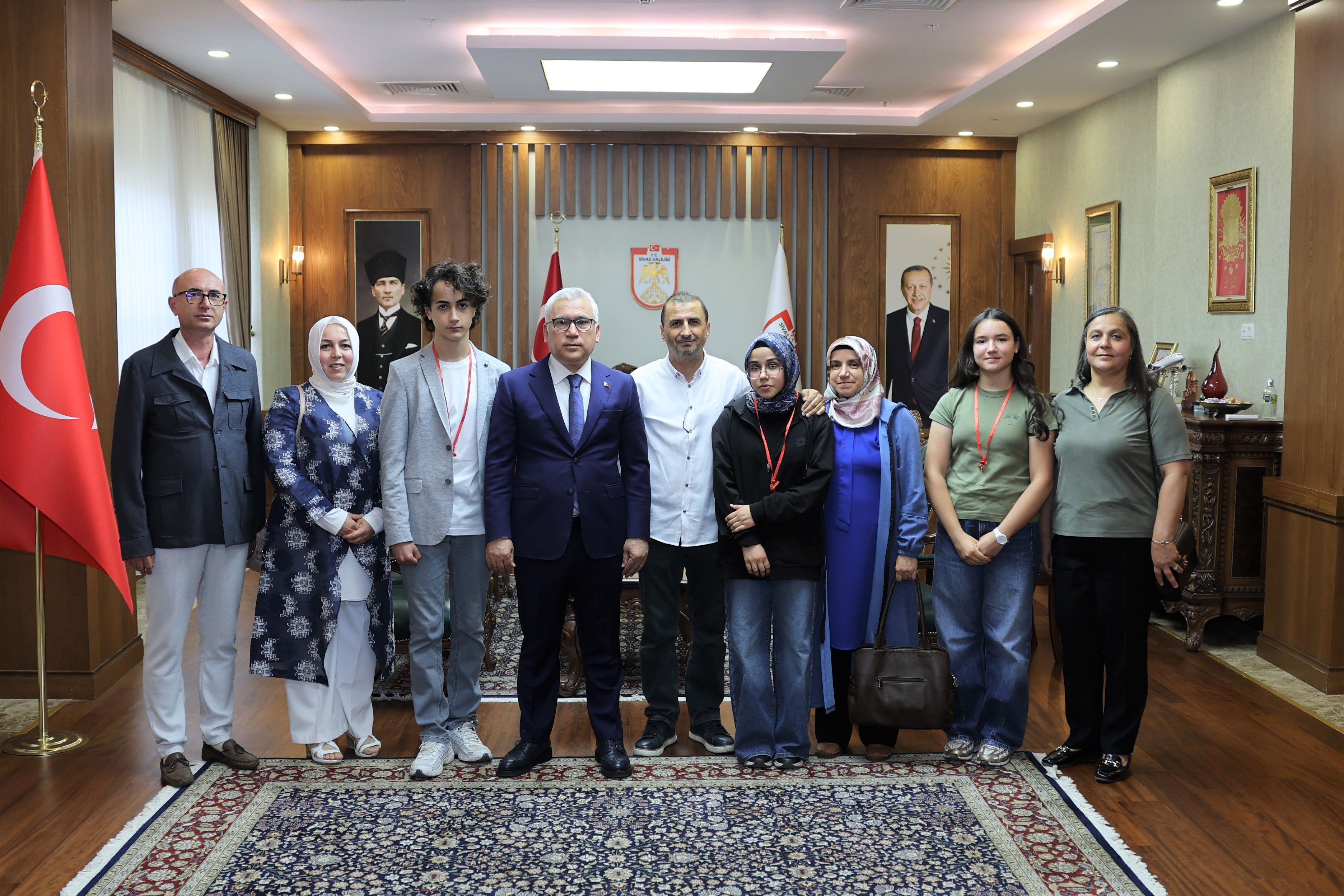 Vali Şimşek'ten LGS şampiyonlarına: "İlimizi gururlandırdınız"