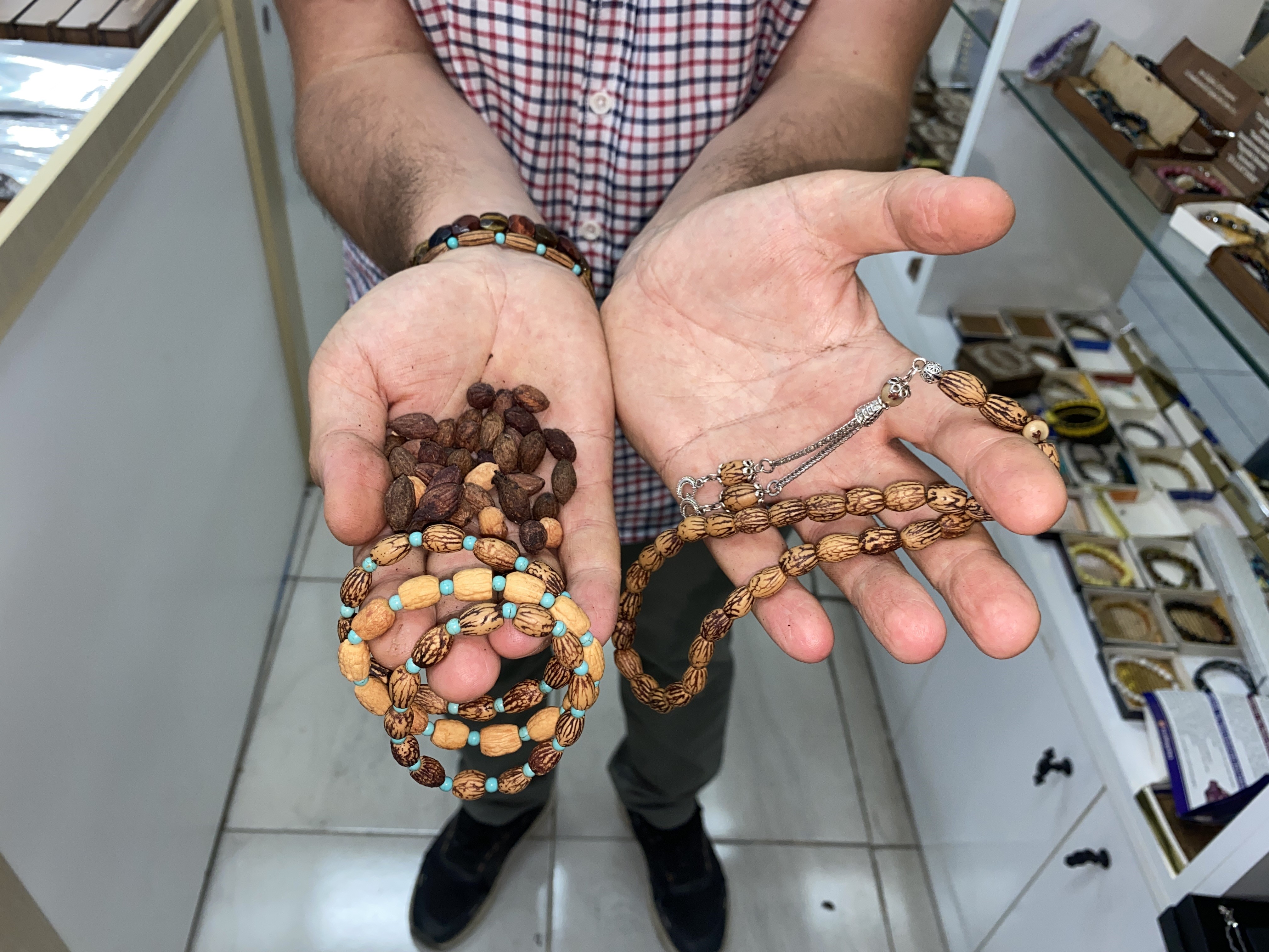 Kahvaltı sofralarının atığı, el emeğinin hammaddesi oldu