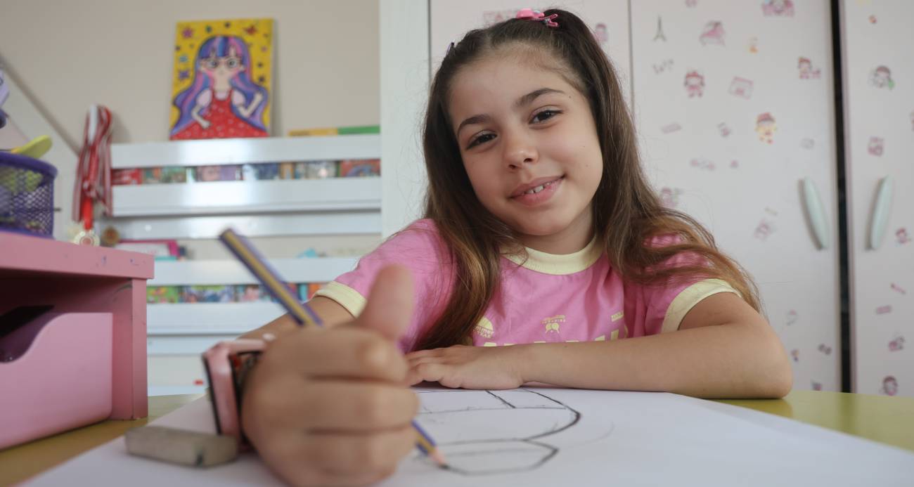 8 yaşındaki Ressam Asya,  dünya birincisi oldu