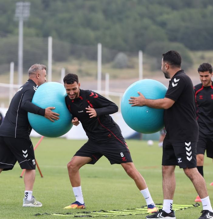 Sivasspor yüksek rakımda güç depoluyor