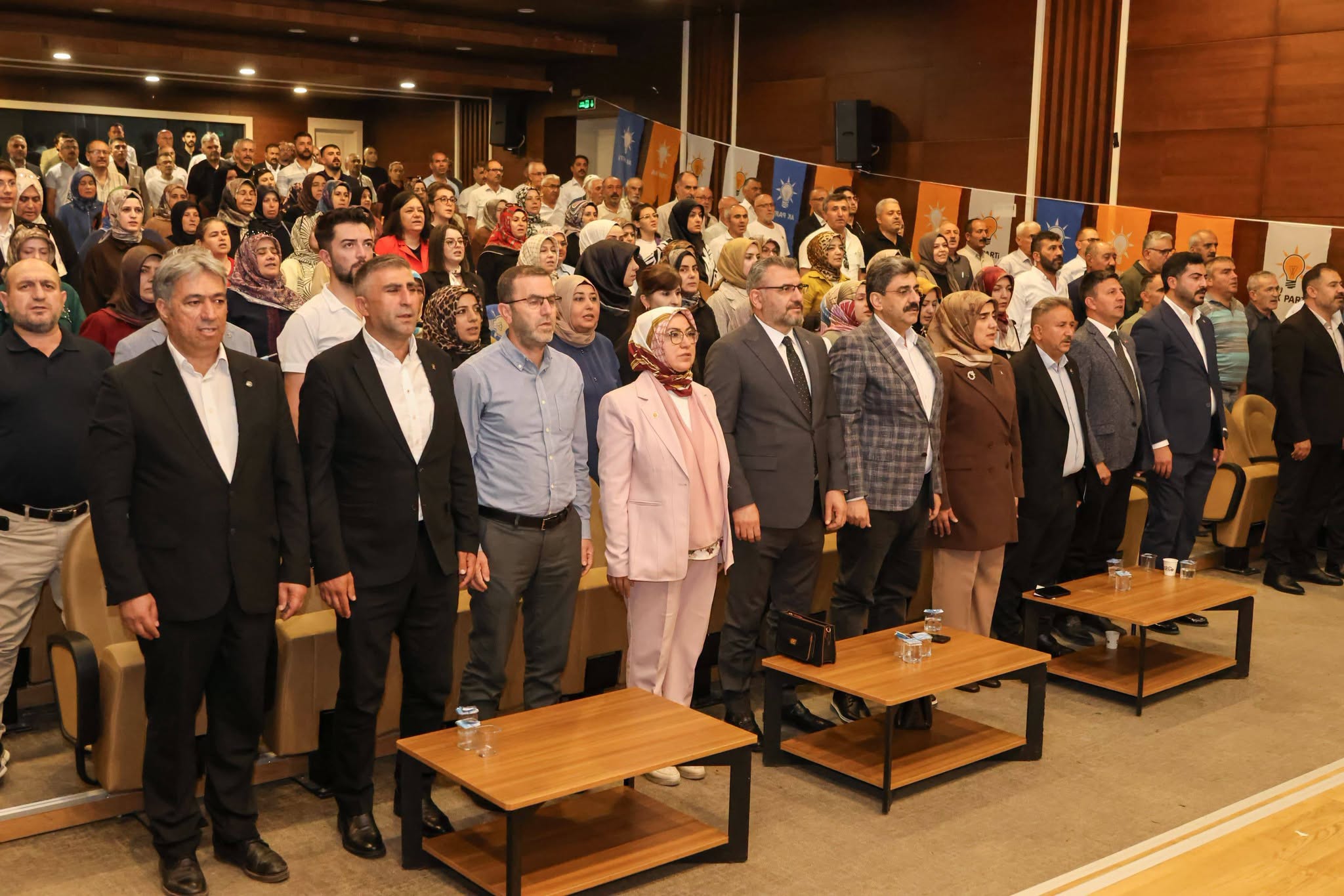 AK Parti Sivas teşkilatı yol haritasını belirledi