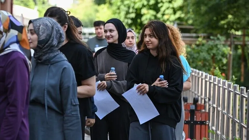 Akademi Giriş Sınavı'nın ilk oturumu başladı