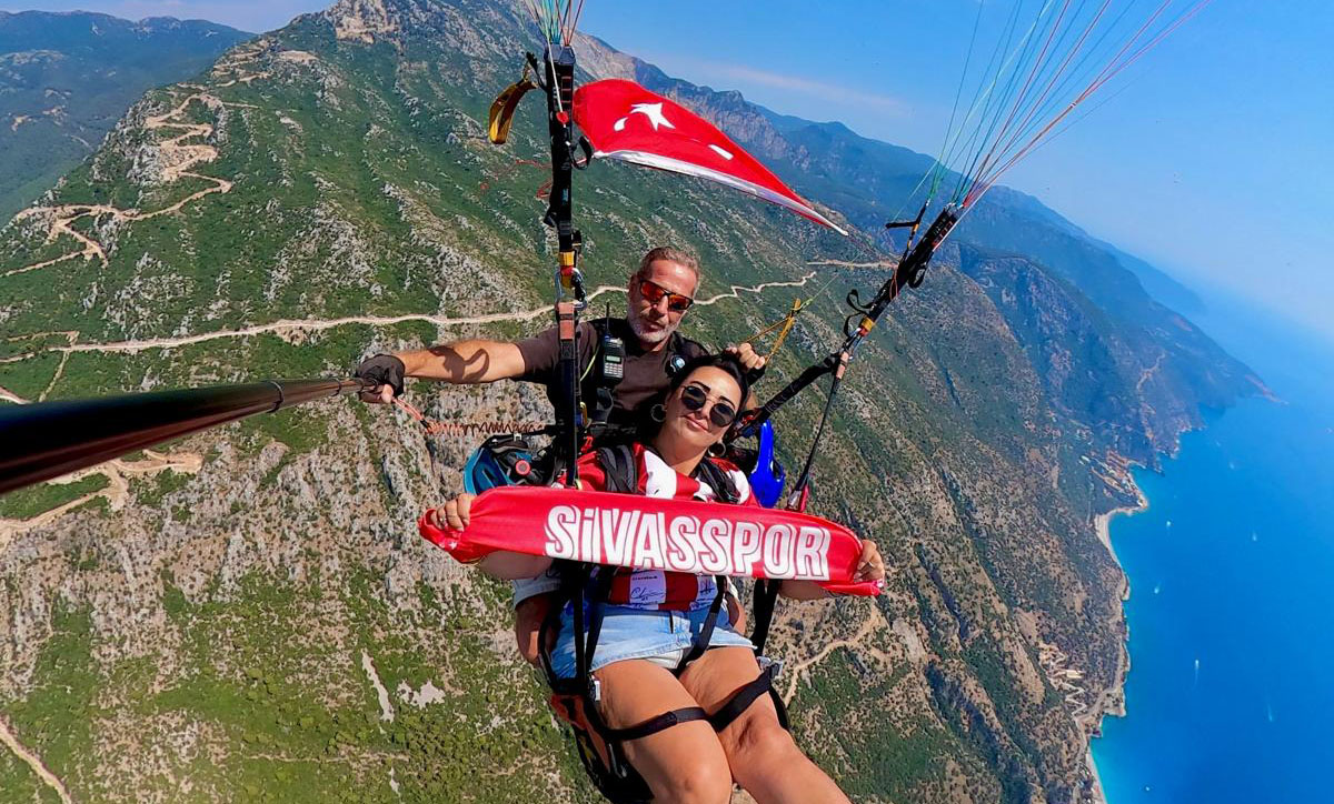 Sivaslı Meral’in Sivasspor aşkı!
