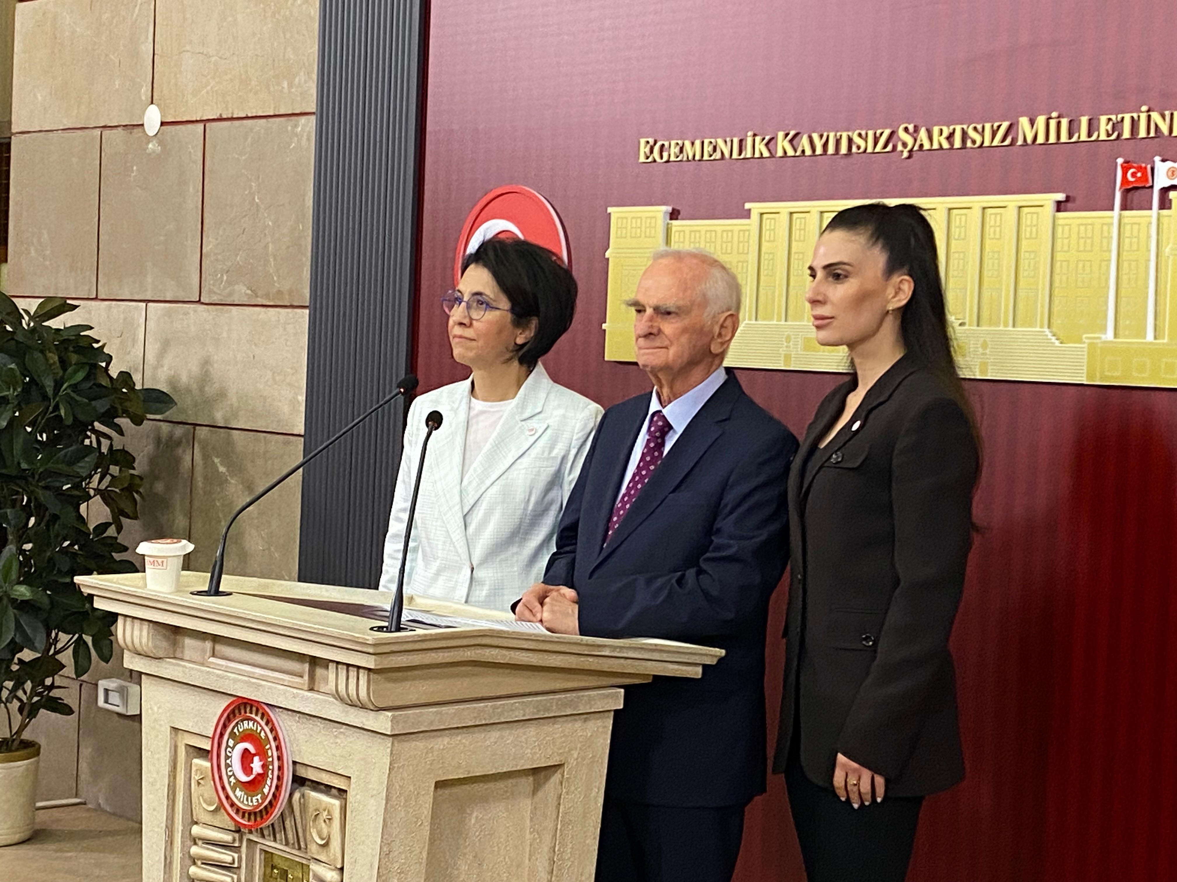 Önder Sav CHP'den istifa etti
