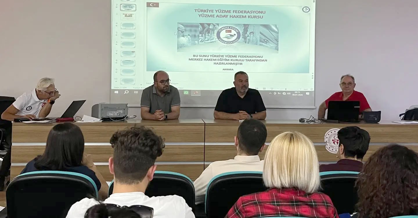 Sivas’ta yüzme aday hakem kursu başladı