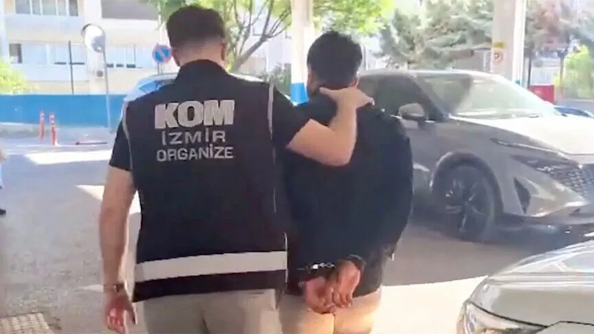 Sosyal medyada suç örgütlerini övmüşlerdi, polis enseledi
