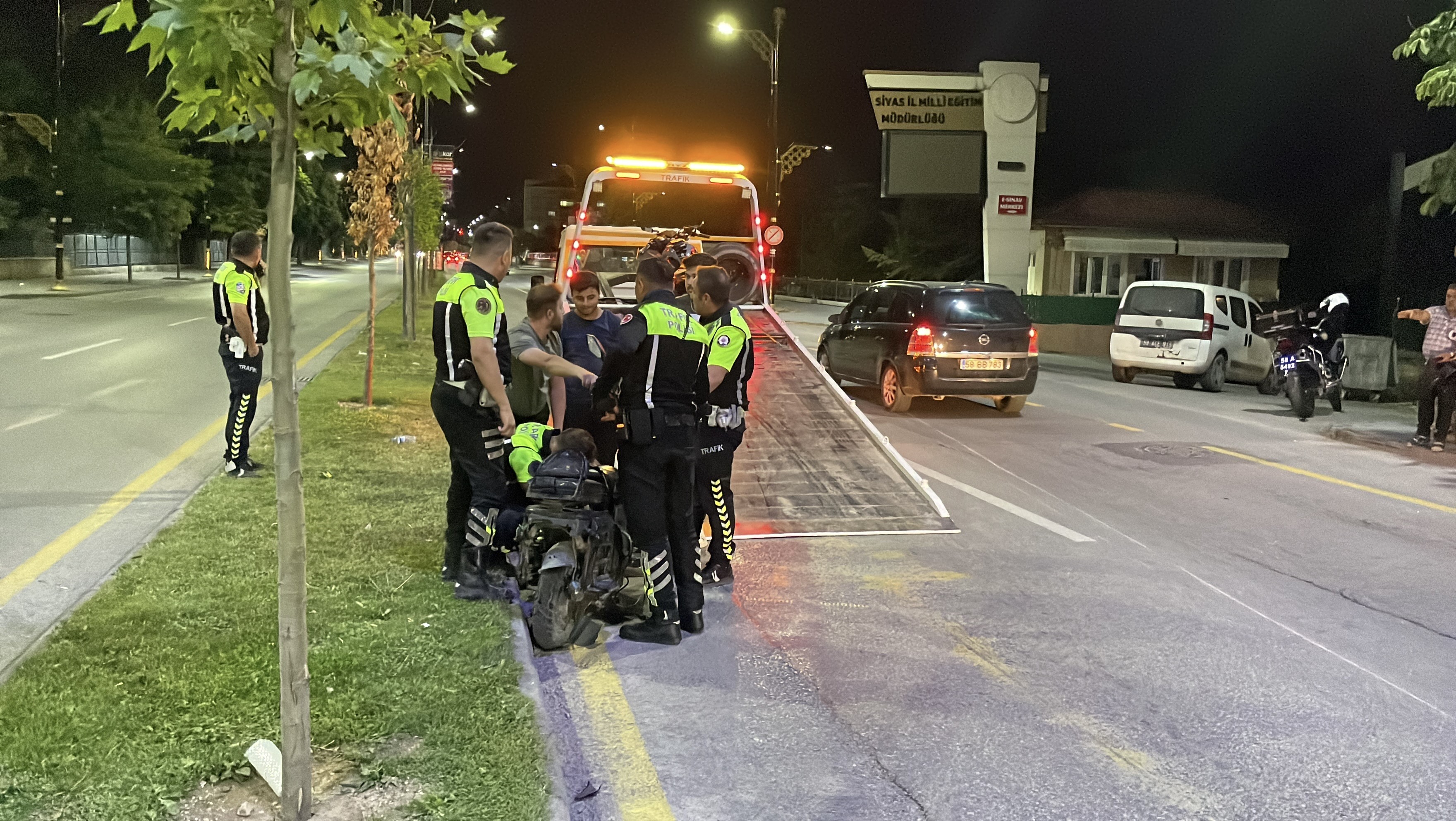 Sivas'ta motosiklet ile elektrikli bisiklet çarpıştı