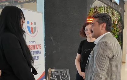 YKS tercih danışmanlığı standına yoğun ilgi