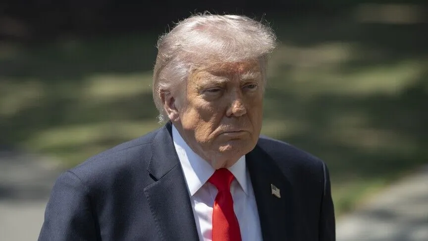 Trump, İran'a saldırıları durdurduğunu açıkladı
