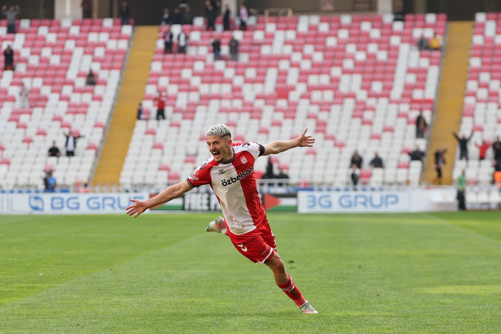 Emirhan Başyiğit Sivasspor'a veda etti