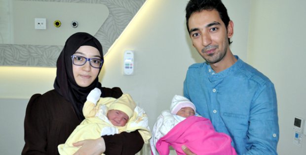 1 Günde 3 İkiz Bebek Dünyaya Geldi