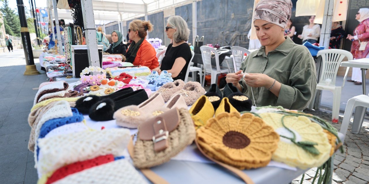 Sivas'ta bir ilk! Gurbetçi Buluşmaları ve Gastronomi Festivali'nde kadın pazarı açıldı