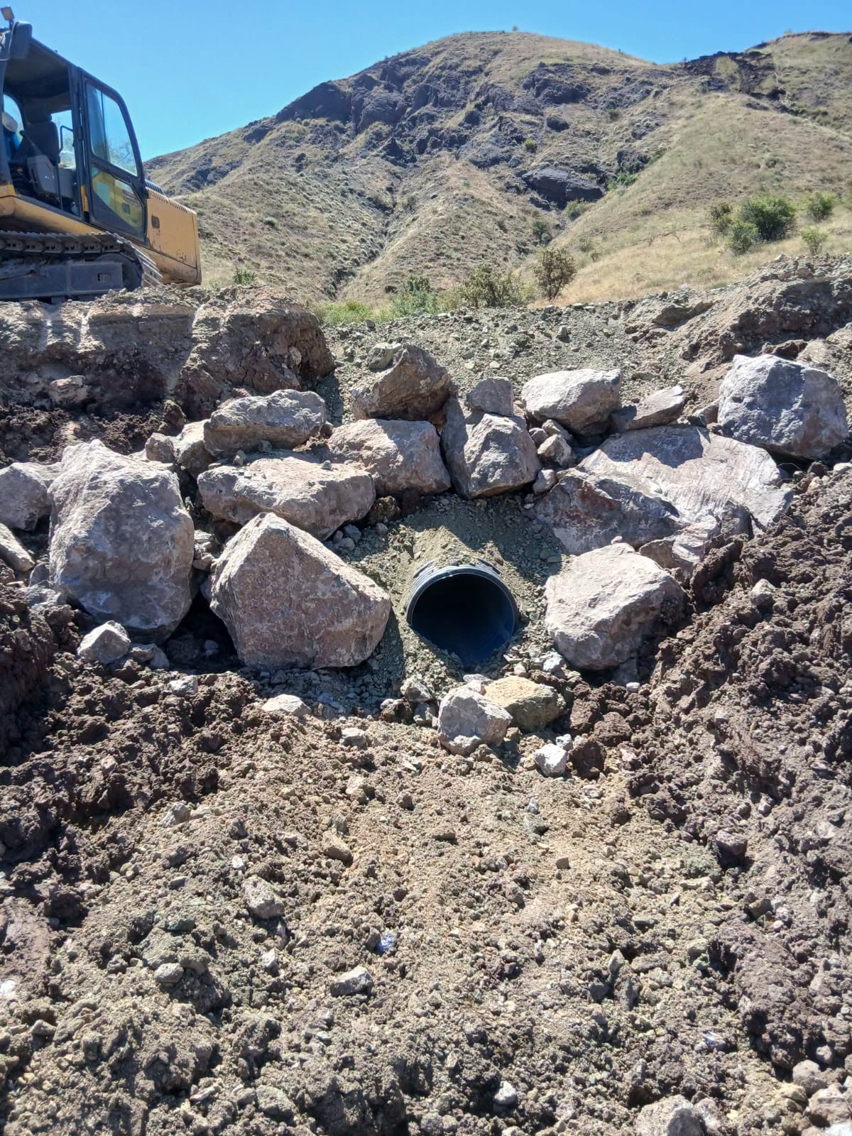 Sivas'ta ulaşıma kapanan yol açıldı