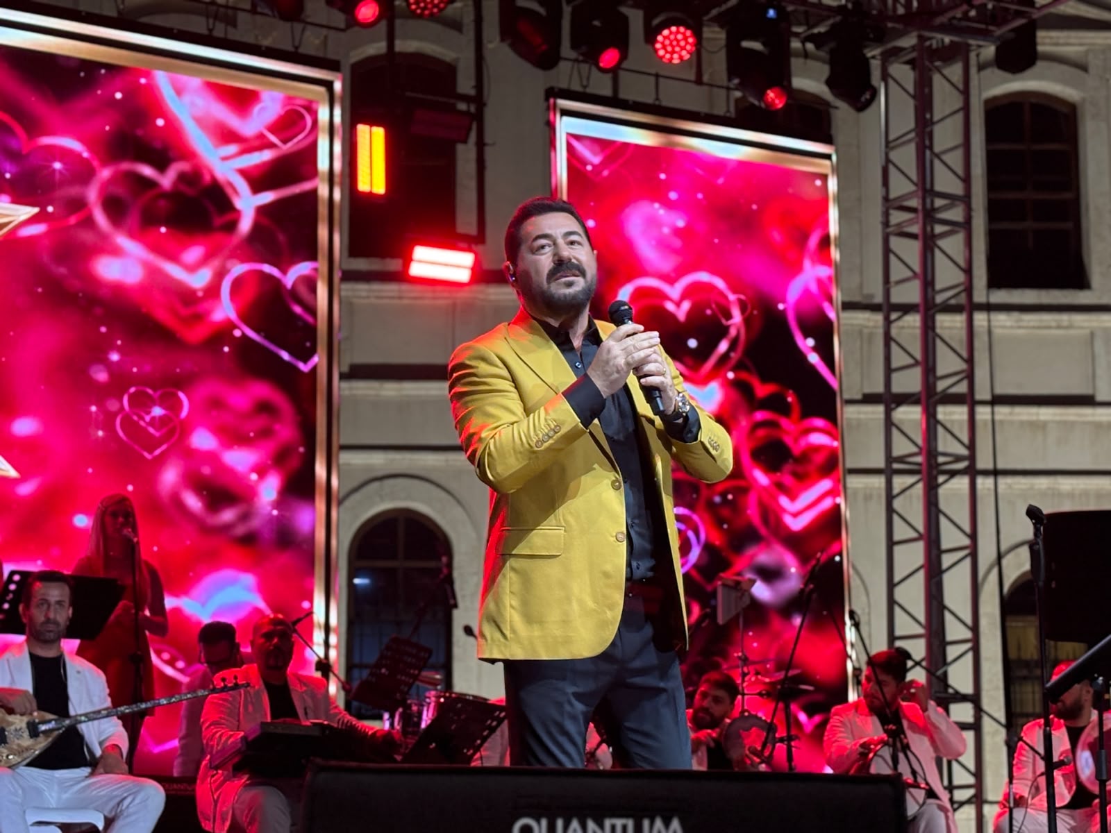 Serkan Kaya, Sivas’ta sevenleriyle buluştu