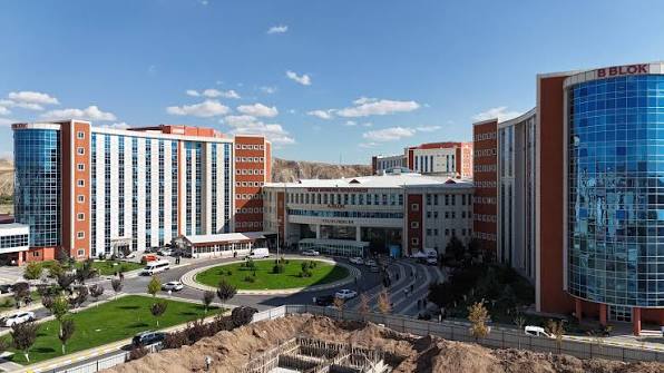 Sivas Numune Hastanesi'nde nöbet krizi: "Hak aramaya baskı yapılıyor"