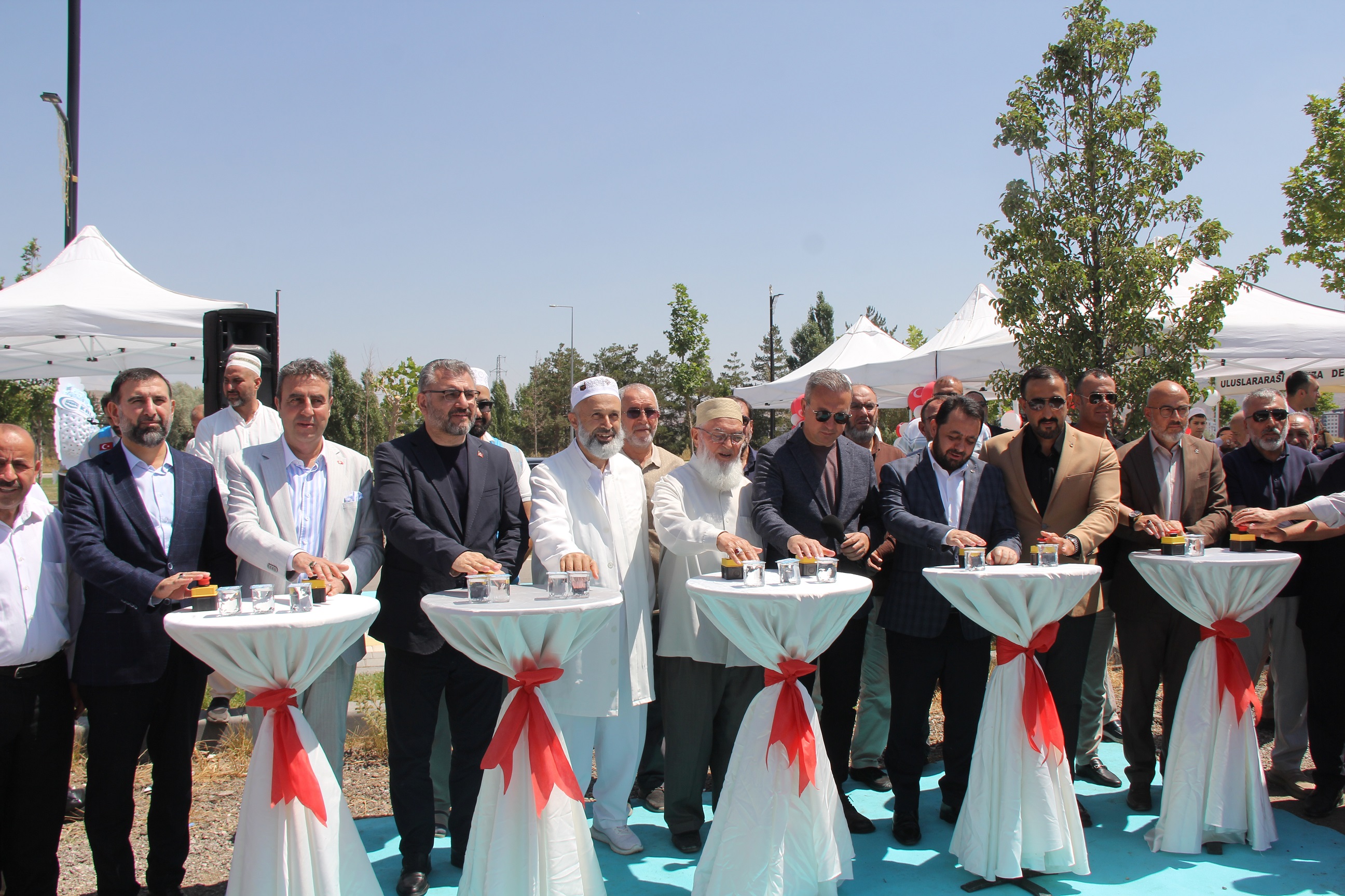 Ravza Cami'nin temeli atıldı