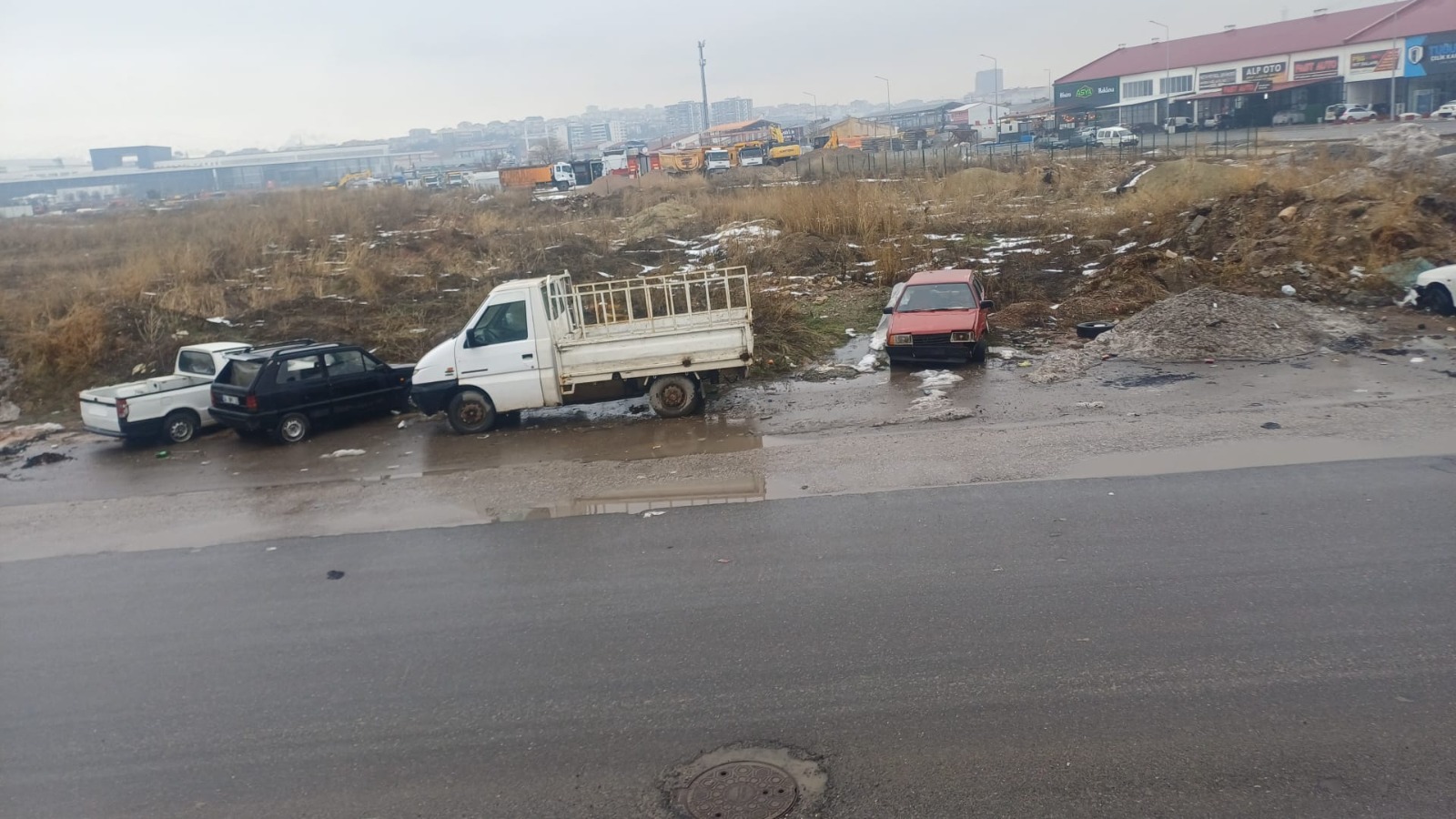 Sivas'ta sanayi sitelerinde hurda araç operasyonu