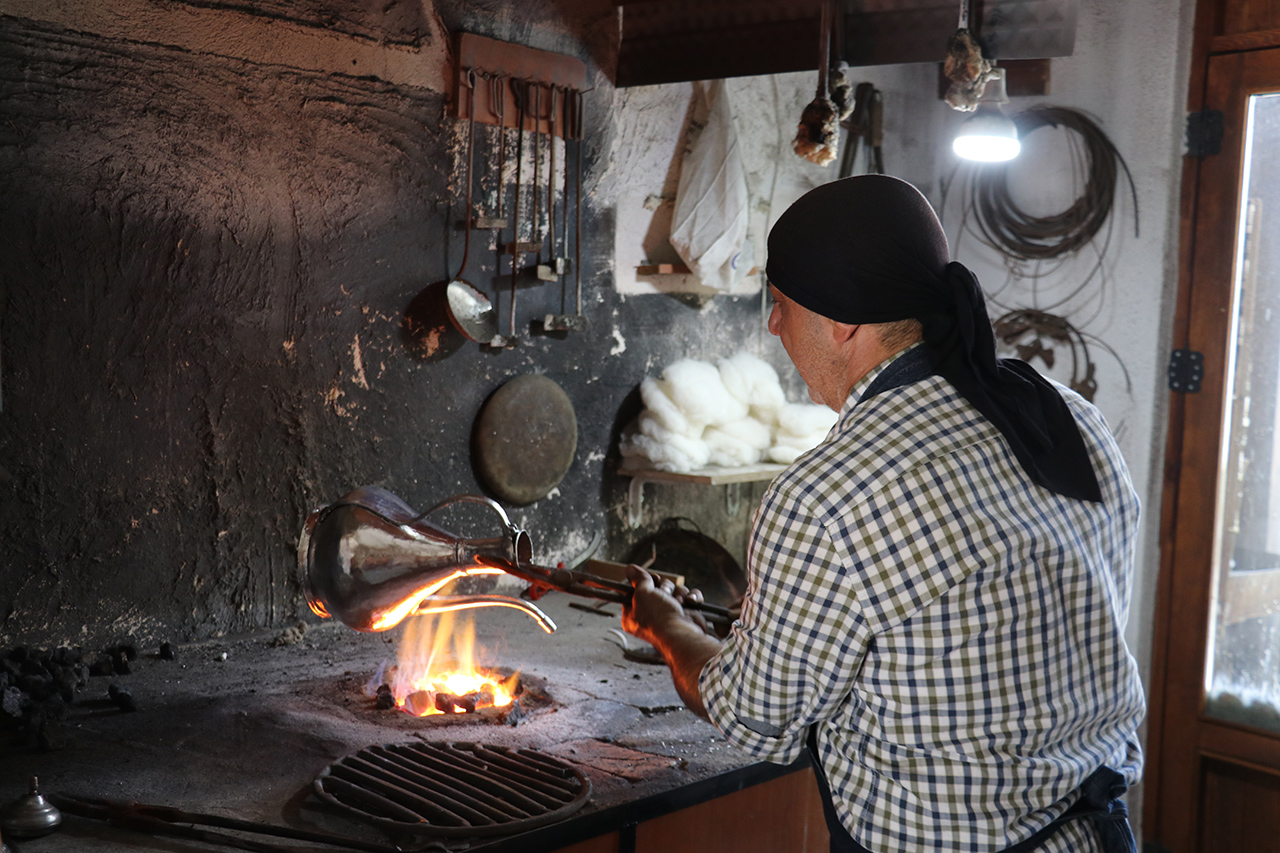 50 yıldır ateşin başında: Sivas’ta kalaycılığın son temsilcilerinden