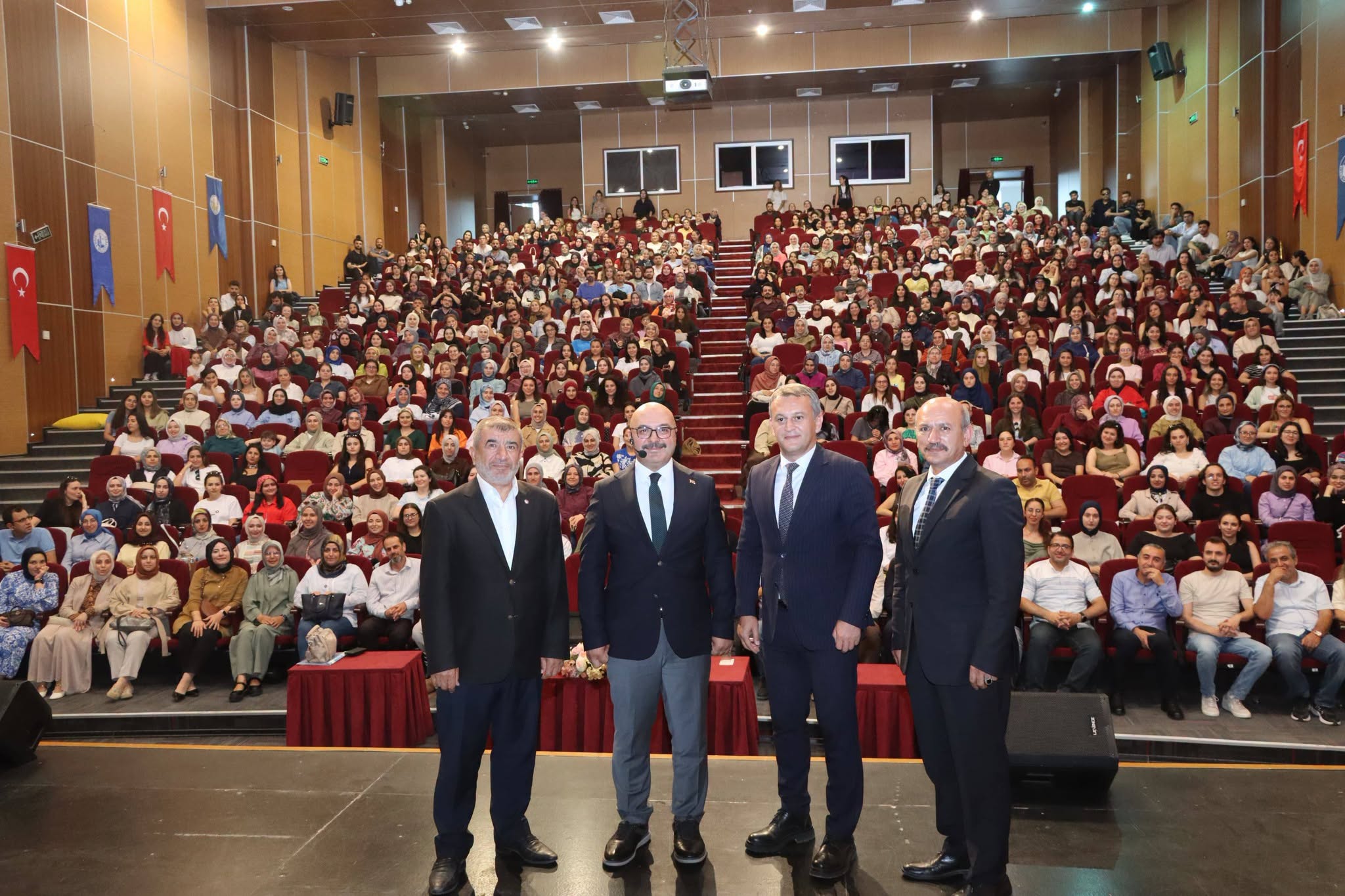 Sivas'ta "Akademi'de Kültür ve Sanat" rüzgarı