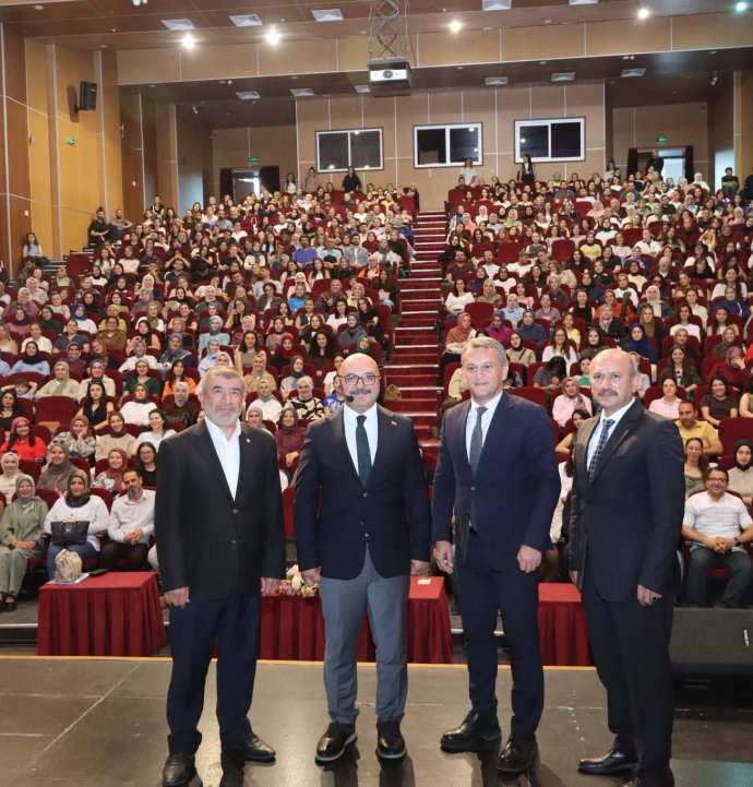 Sivas'ta "Akademi'de Kültür ve Sanat" rüzgarı