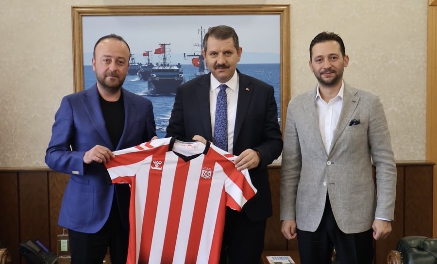 Sivasspor yönetiminden Salih Ayhan’a ziyaret