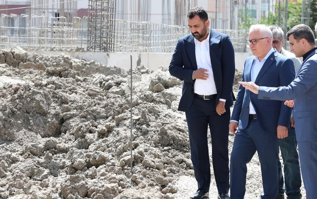 Sivas siyasetinde dikkat çeken detay: O fotoğraf Yıldızeli'yi karıştırdı