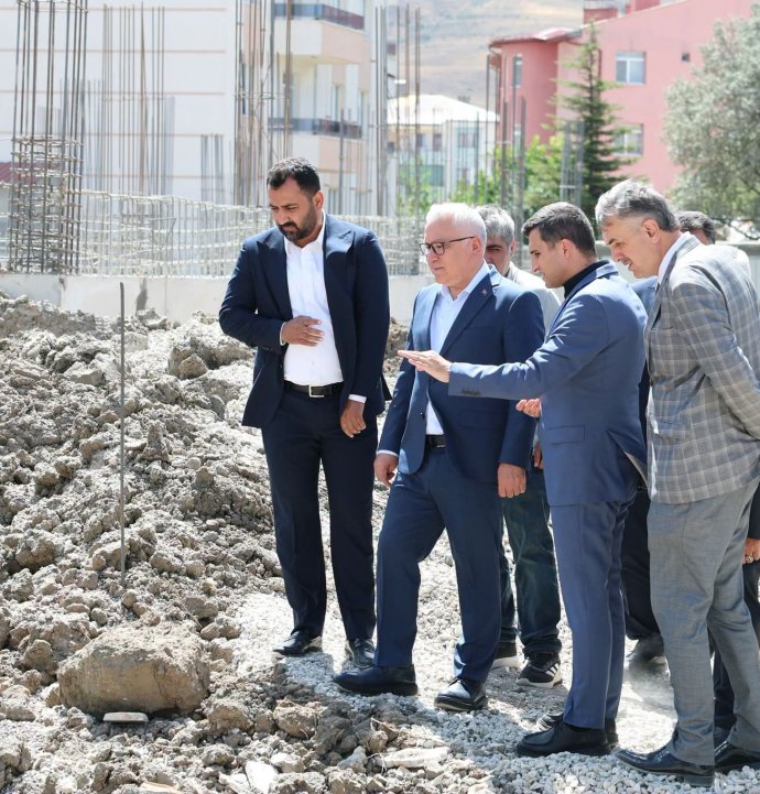 Sivas siyasetinde dikkat çeken detay: O fotoğraf Yıldızeli'yi karıştırdı