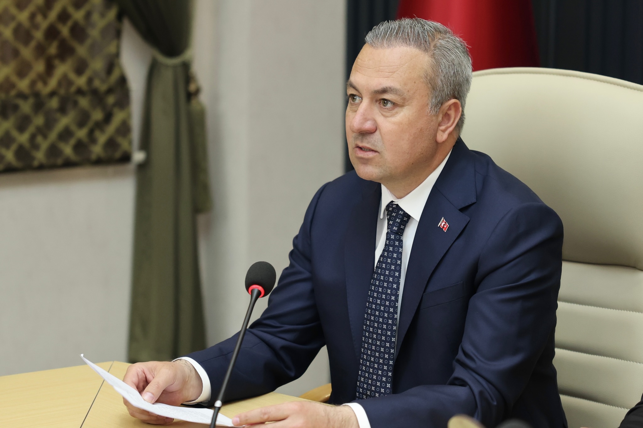 Başkan Adem Uzun asfaltların neden bozulduğunu açıkladı