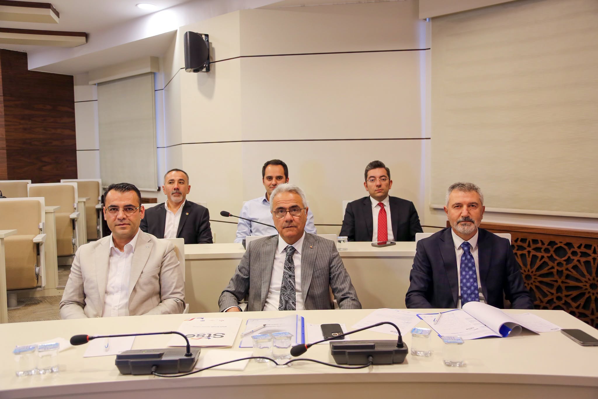 "4 yıldır sadece el kaldırıp bütçe oyladık!" STSO Meclisinde şok itiraf