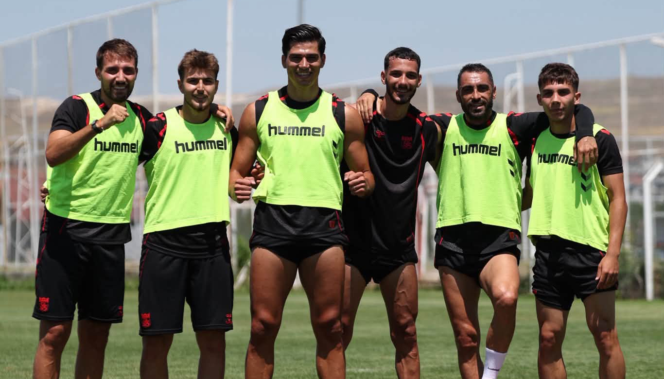 Sivasspor ilk galibiyetini arayacak!