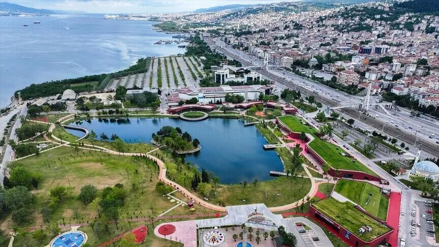 17 Ağustos Marmara Depremi'nin üzerinden 27 yıl geçti