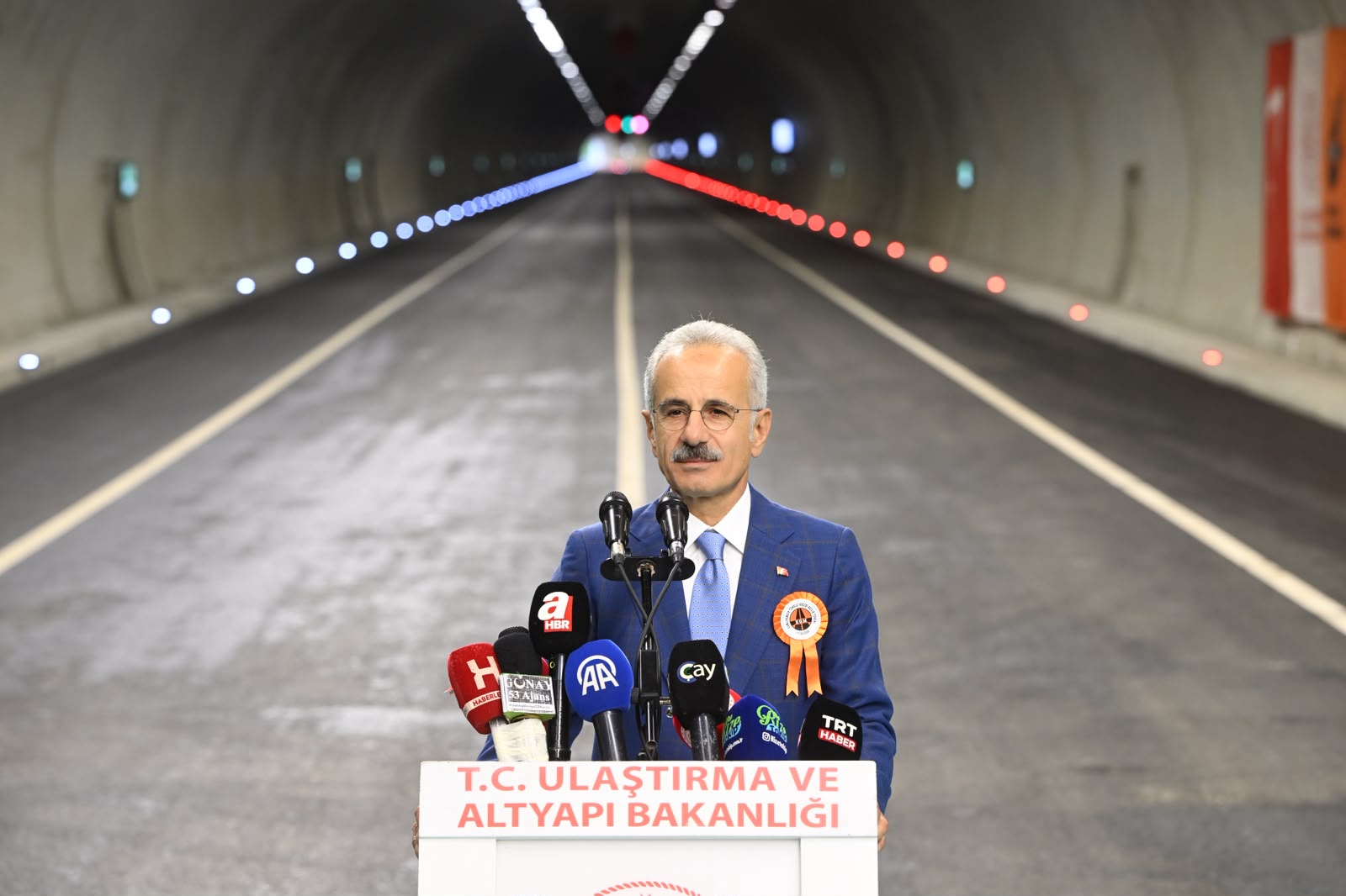 Türkiye'yi adeta yeniden inşa ettik
