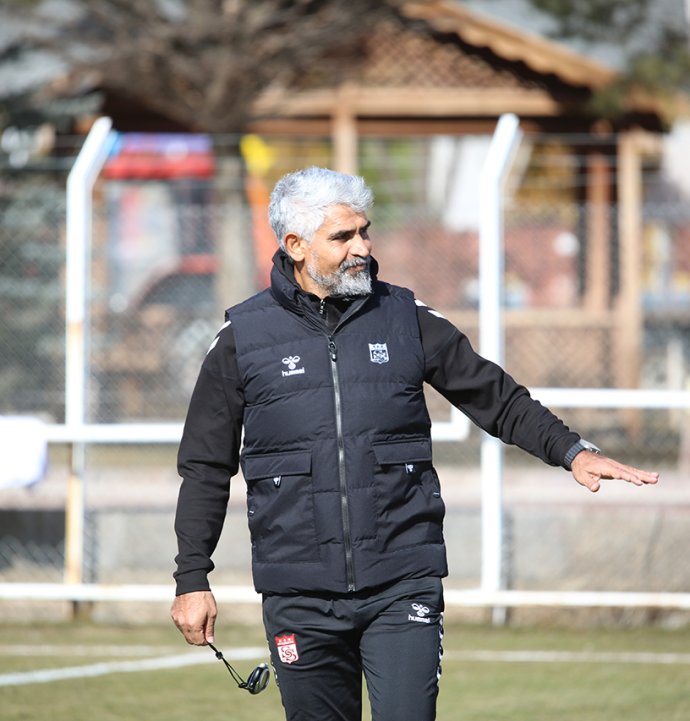 Sivasspor’da kritik sınav: Hedef Manisa FK karşısında ilk galibiyet
