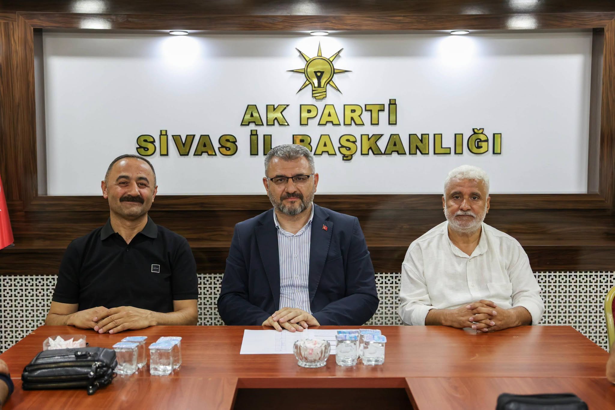 AK Parti Sivas yol haritasını belirledi