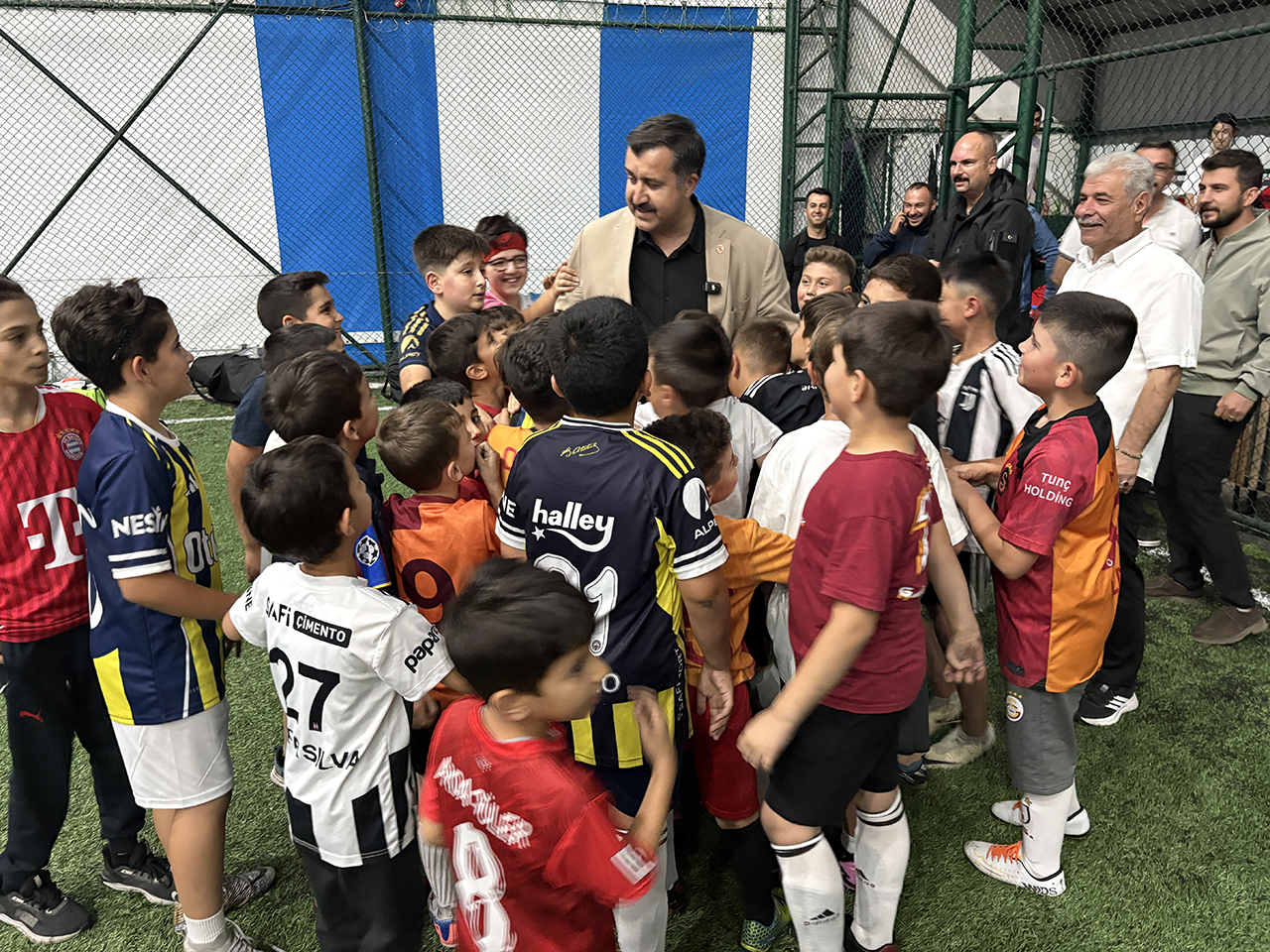 Suşehri'nde yaz futbol okulu programları tamamlandı