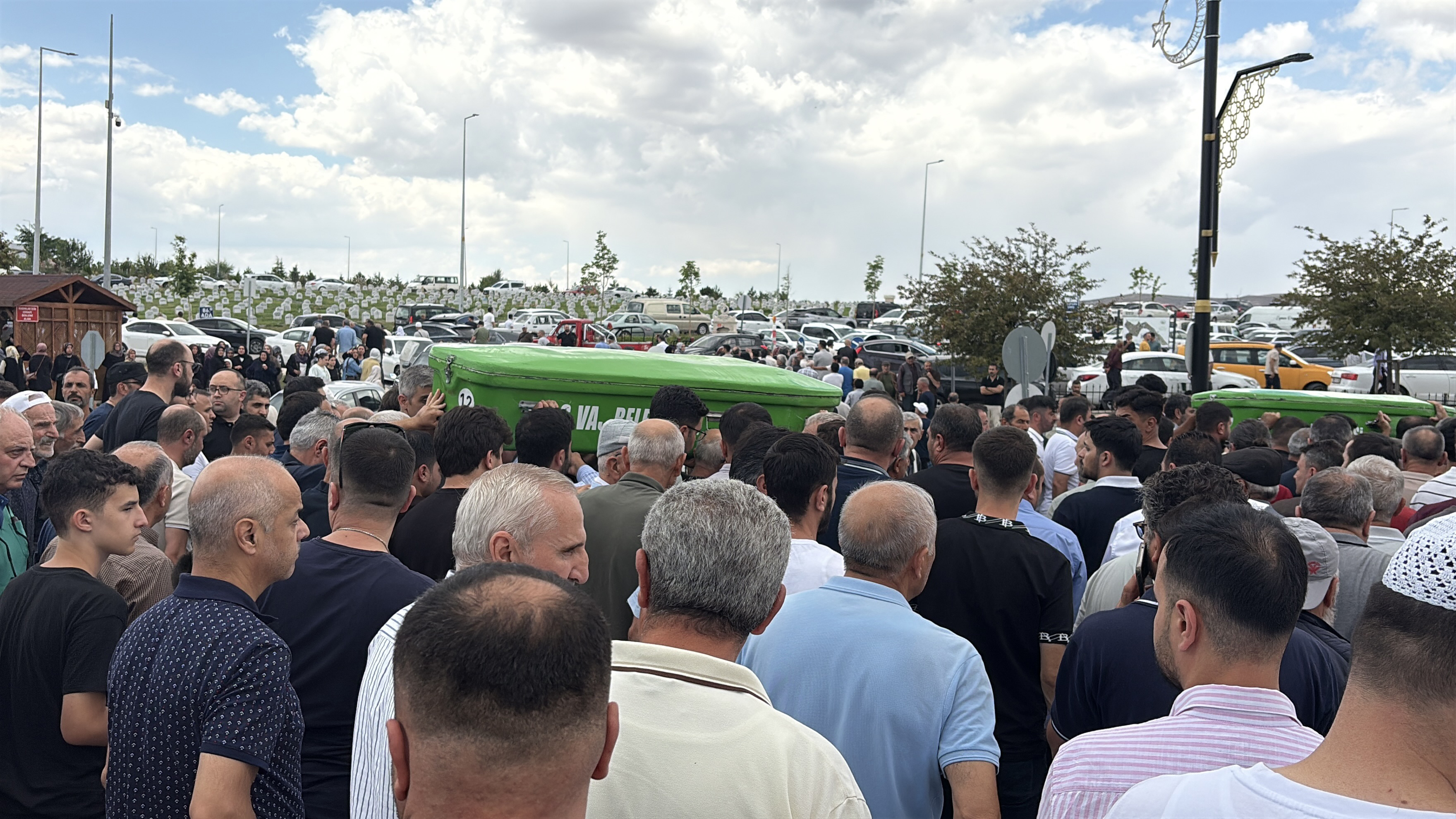 Suşehri’ndeki katliam gibi kazada gözyaşları sel oldu: Anne ve kızı yan yana toprağa verildi!
