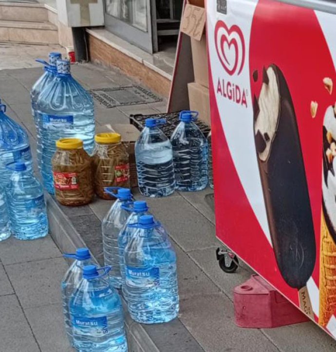 Mevlana Mahallesi’nde kaldırım işgaline tepki