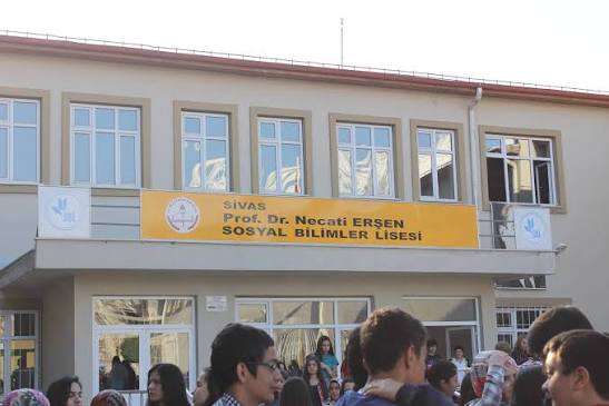 Necati Erşen Sosyal Bilimler Lisesi’nden rekor YKS başarısı!