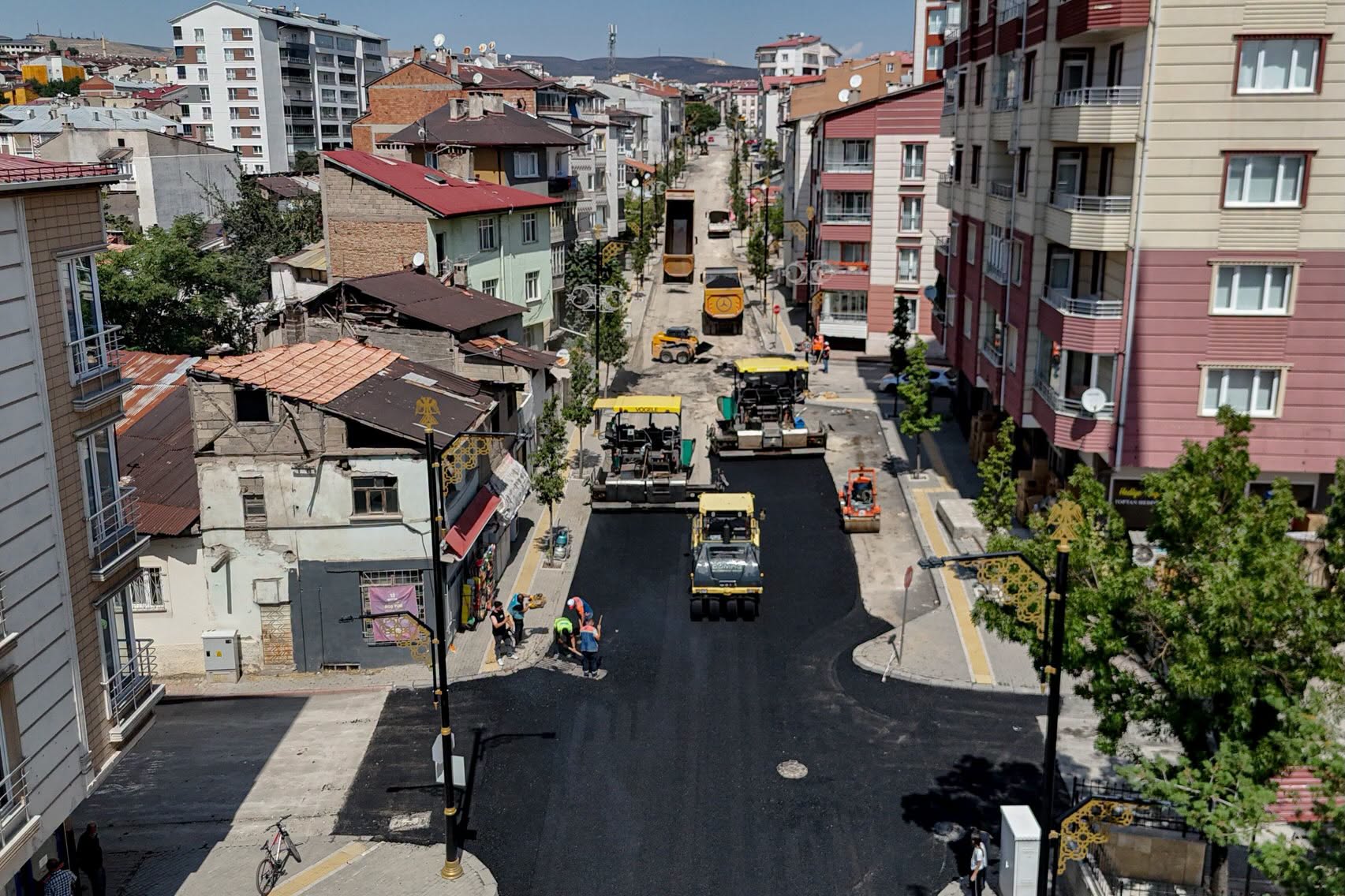 Sivas'ta 3 farklı bölgede asfalt seferberliği başladı!
