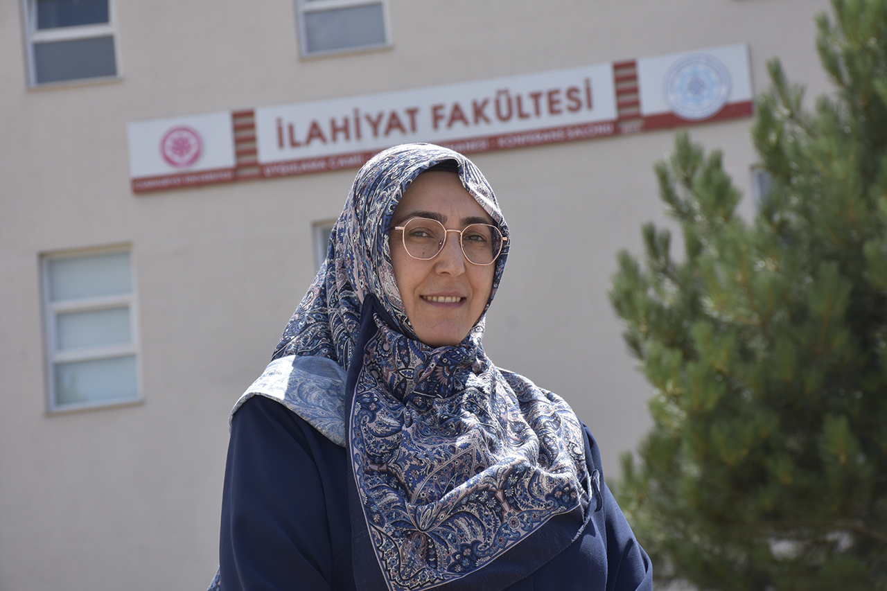 Yarım kalan eğitim hayalini 60’ından sonra gerçeğe dönüştürdü