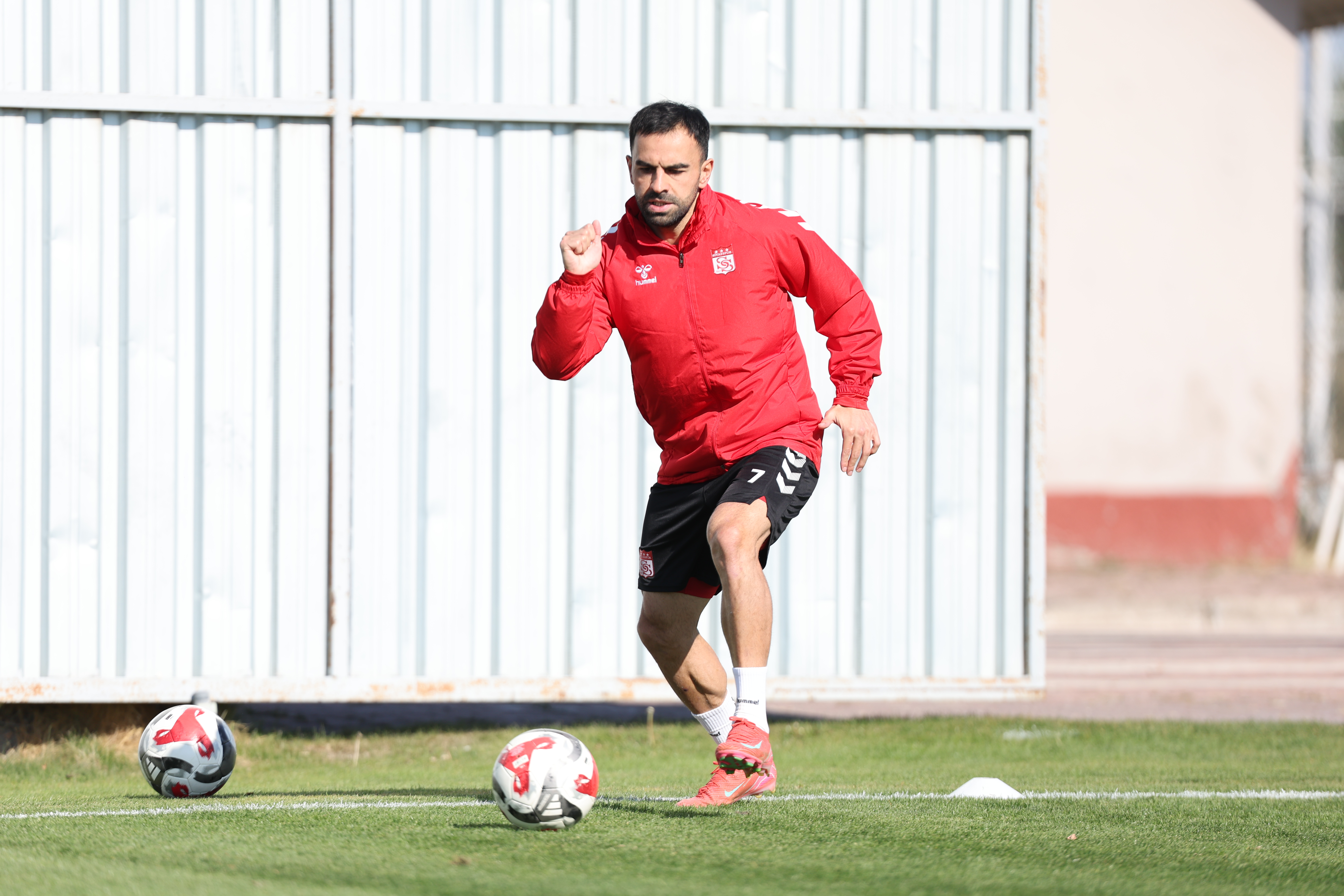 Murat Paluli Manisa maçında yok!